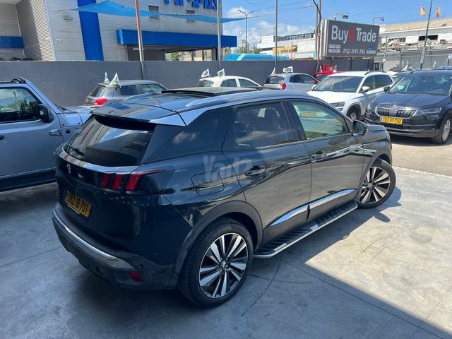 פיג'ו 3008