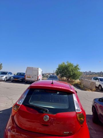 מודעת רכב אם ג'י MG3
