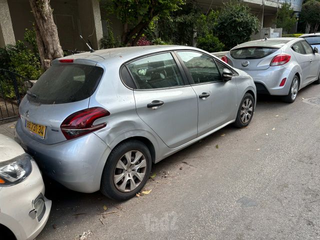 פיג'ו 208