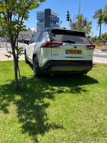טויוטה RAV4