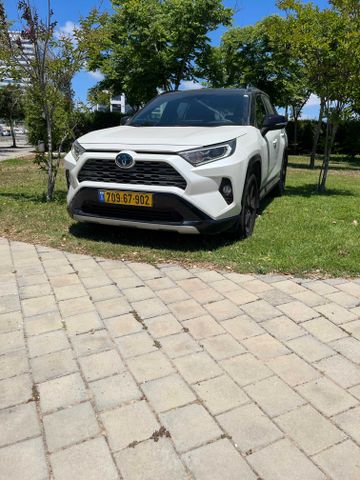 טויוטה RAV4
