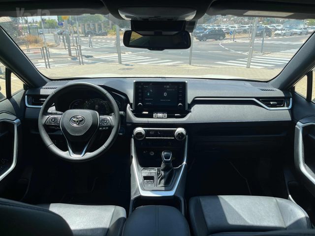 טויוטה RAV4