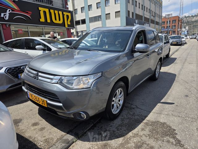 מיצובישי אאוטלנדר