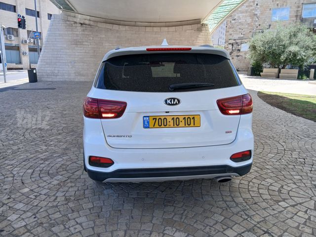 קיה סורנטו