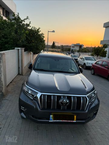 טויוטה לנד קרוזר