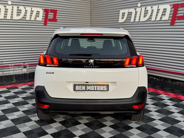 פיג'ו 5008