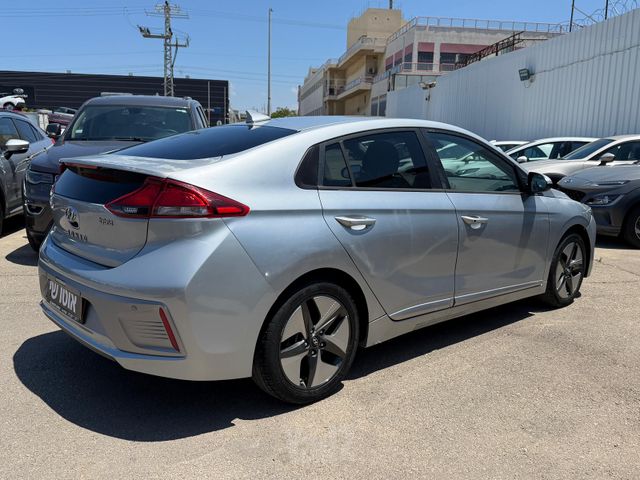 יונדאי איוניק
