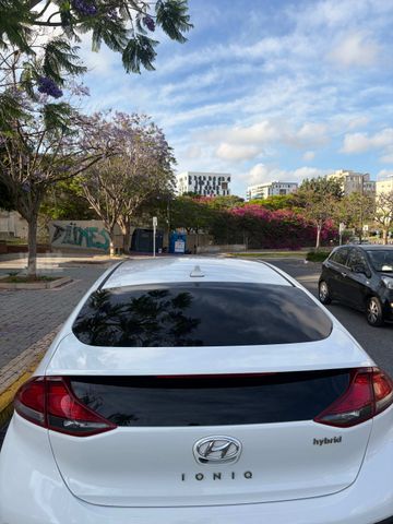 יונדאי איוניק