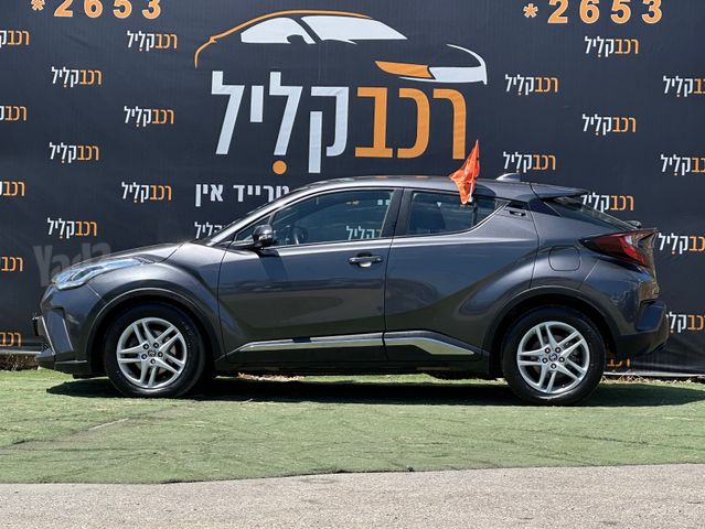 מודעת רכב טויוטה C-HR 1
