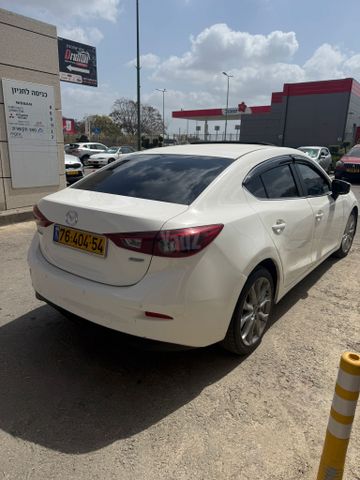 מאזדה 3