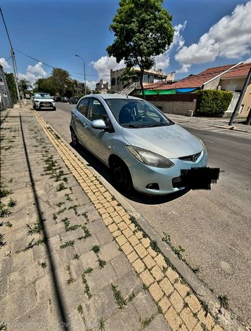 מודעת רכב מאזדה 2