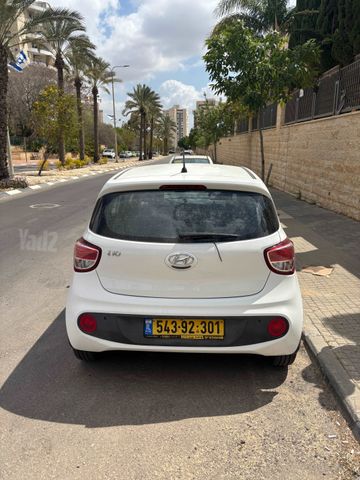 יונדאי i10