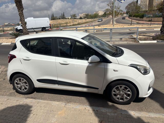 יונדאי i10