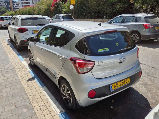 יונדאי i10