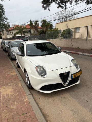 מודעת רכב אלפא רומיאו מיטו