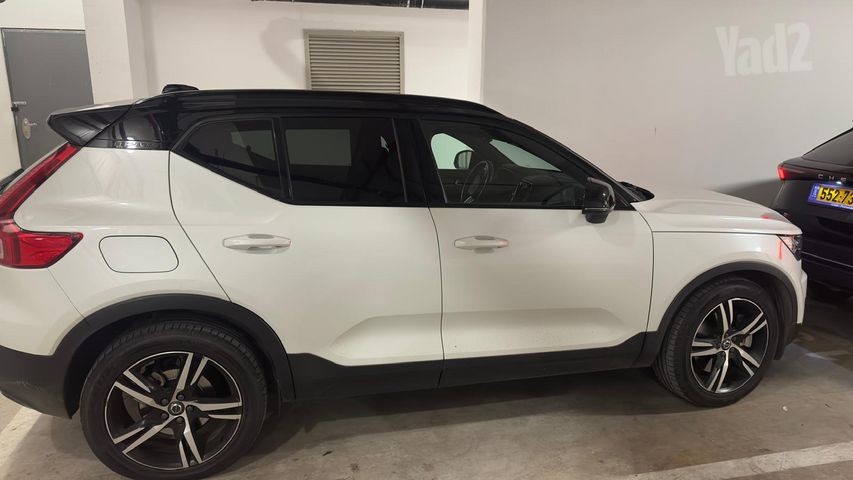מודעת רכב וולוו XC40
