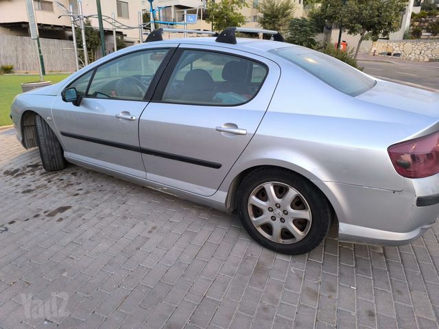 פיג'ו 407