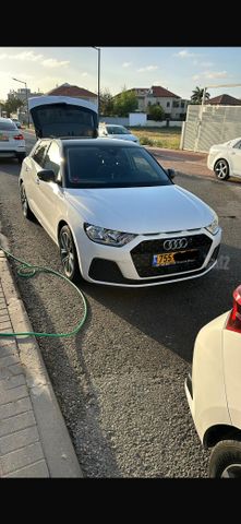 אאודי A1