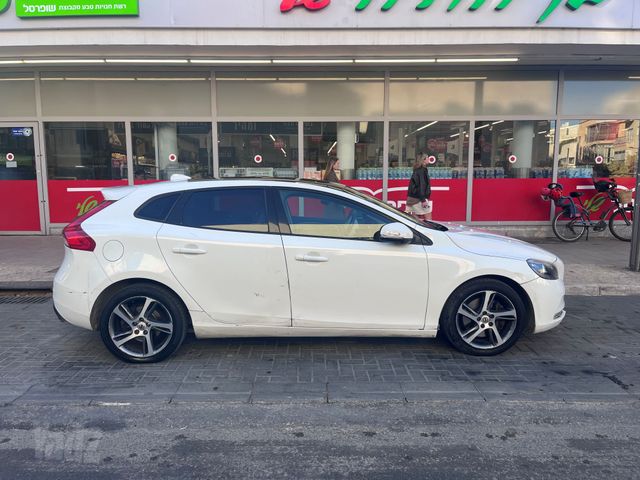 מודעת רכב וולוו V40