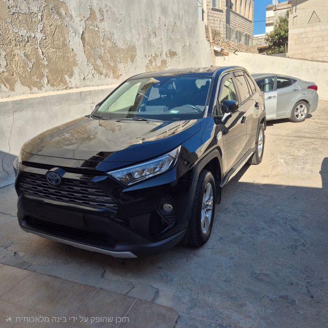 טויוטה RAV4