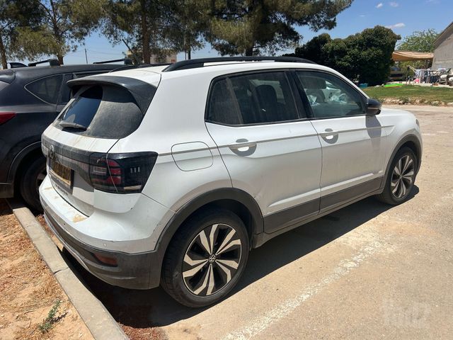 מודעת רכב פולקסווגן T-קרוס
