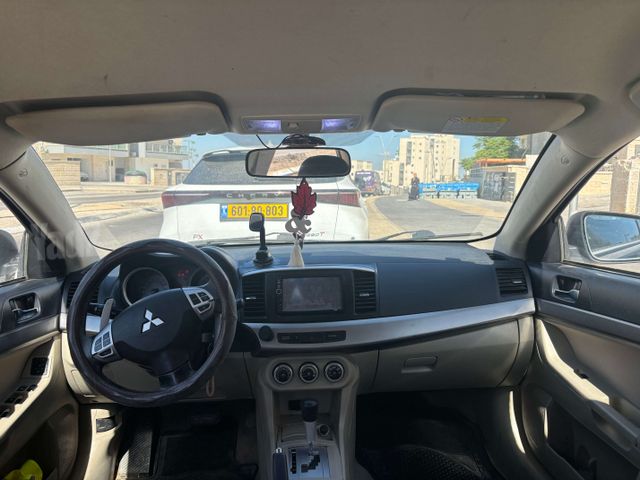 מודעת רכב מיצובישי לנסר