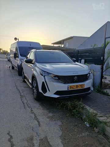 פיג'ו 3008
