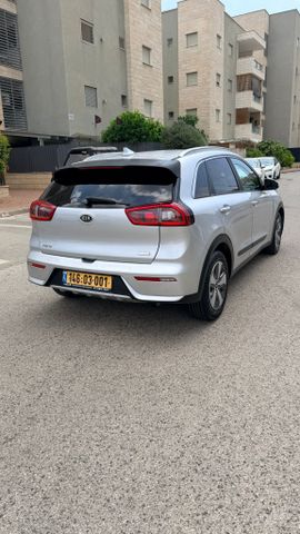 קיה נירו