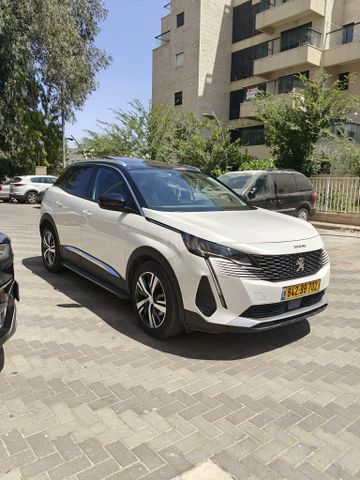 פיג'ו 3008