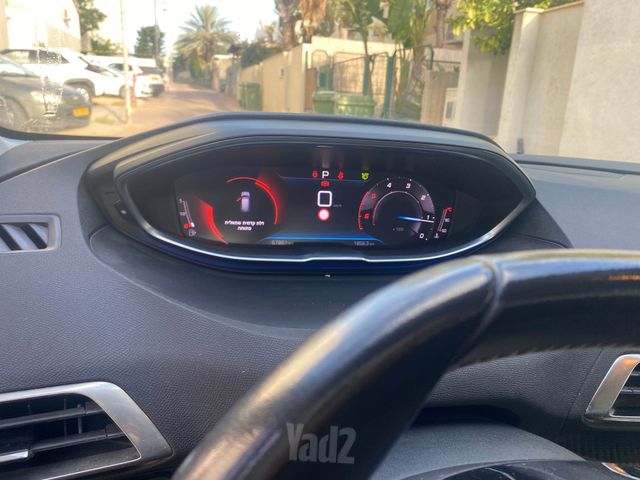 פיג'ו 3008