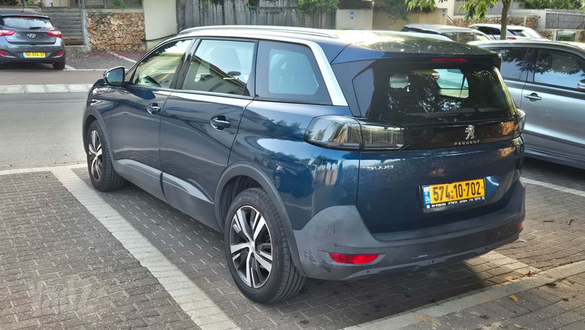 פיג'ו 5008