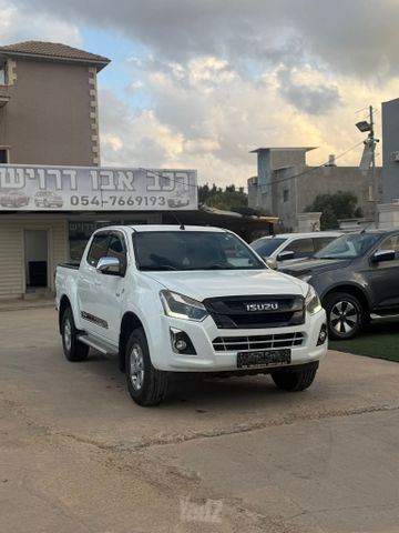 איסוזו די-מקס