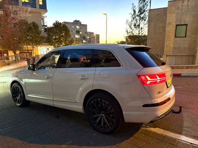 אאודי Q7