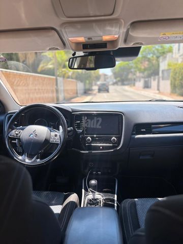 מיצובישי אאוטלנדר