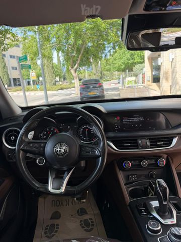 אלפא רומיאו סטלביו