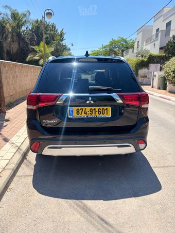 מיצובישי אאוטלנדר
