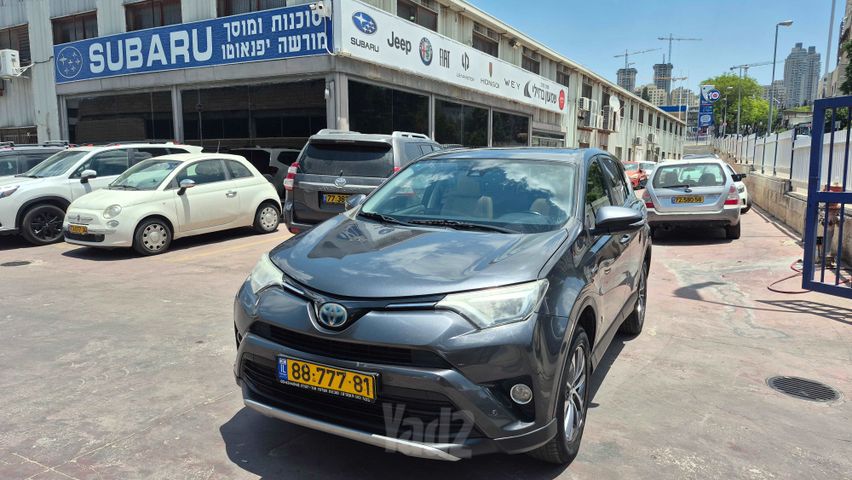 מודעת רכב טויוטה RAV4