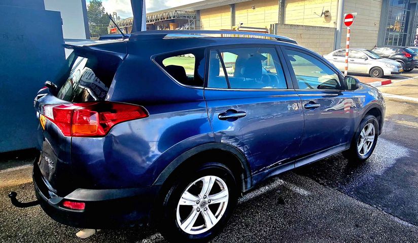 טויוטה RAV4