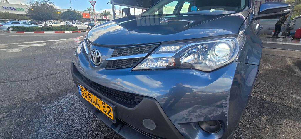 טויוטה RAV4