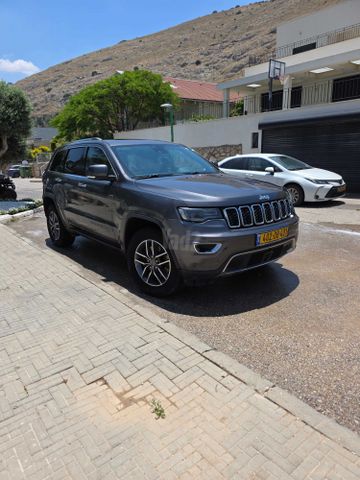 מודעת רכב ג'יפ גרנד צ'ירוקי