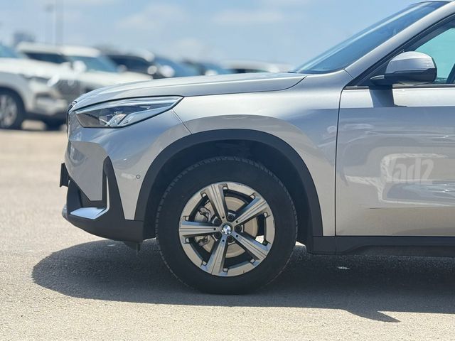 ב מ וו X1
