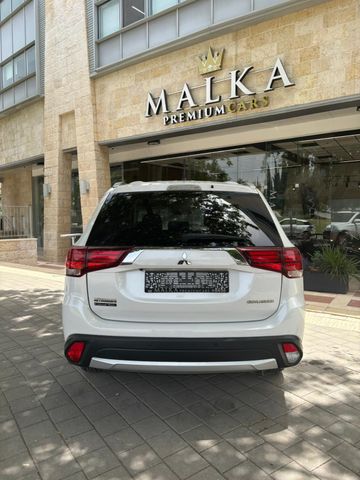 מיצובישי אאוטלנדר