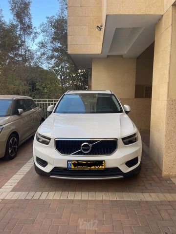 וולוו XC40