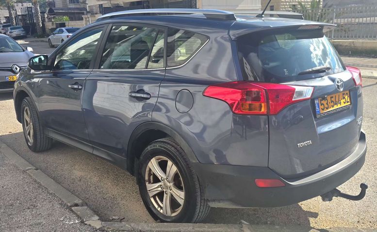 טויוטה RAV4