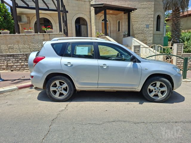 מודעת רכב טויוטה RAV4