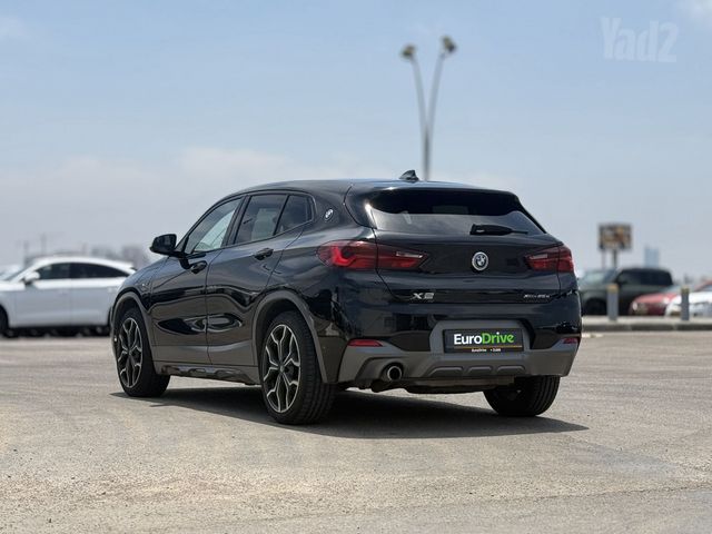 ב מ וו X2