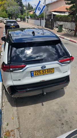 טויוטה RAV4