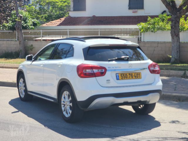 מרצדס-בנץ GLA