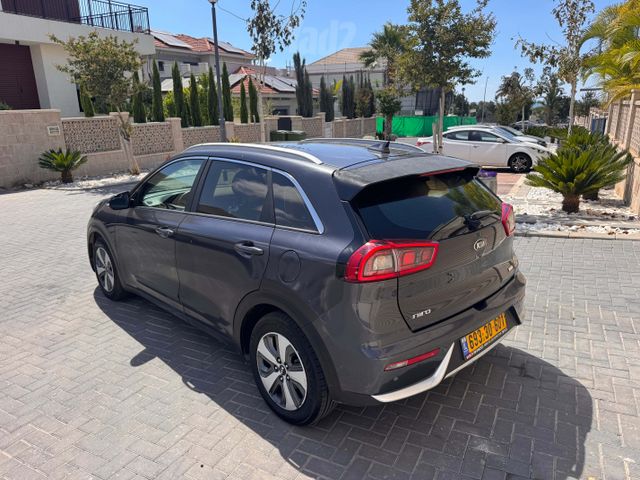 קיה נירו