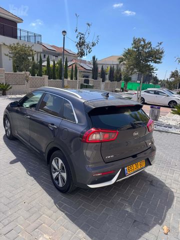 קיה נירו